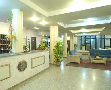 Rina فندق