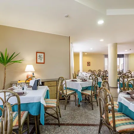 Hotel Rina 4*